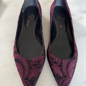 Pointed toe flats